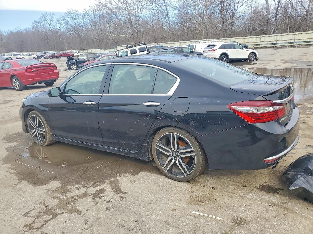 2017 HONDA ACCORD TOURING photo 2
