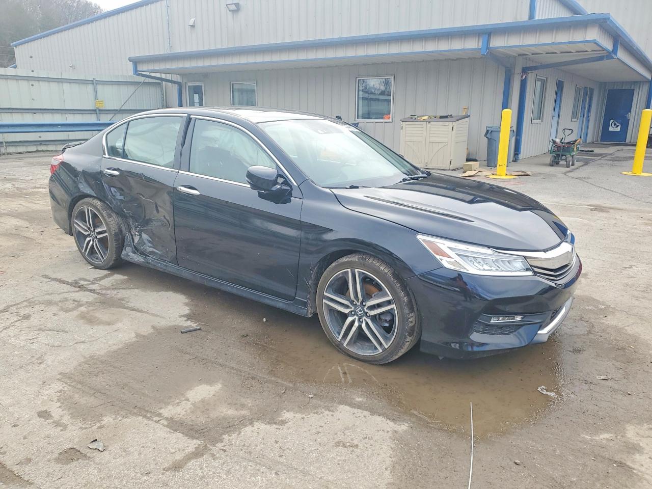 2017 HONDA ACCORD TOURING photo 4