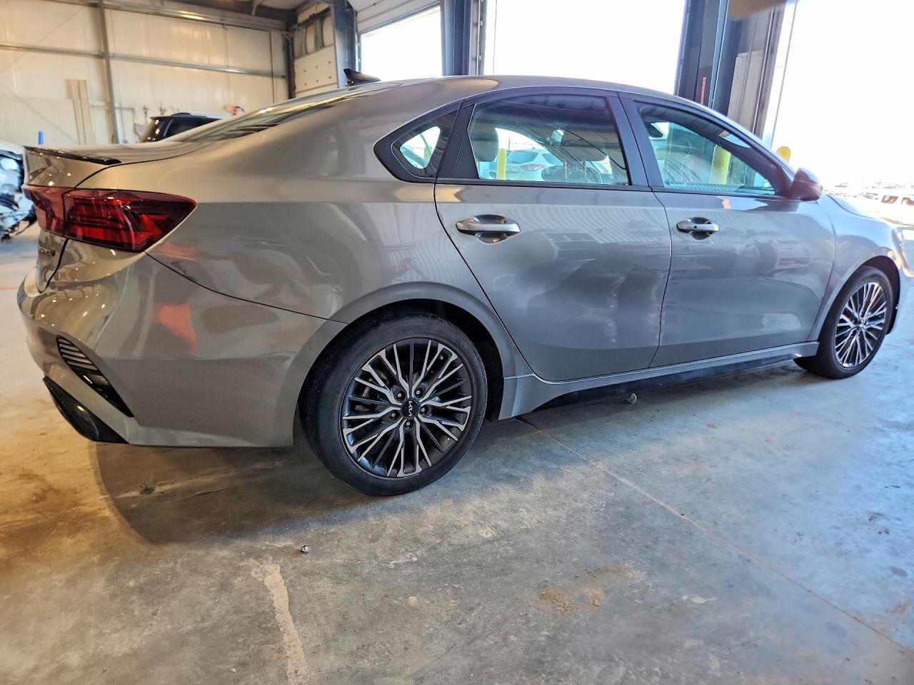 2023 KIA FORTE GT-LINE photo 3