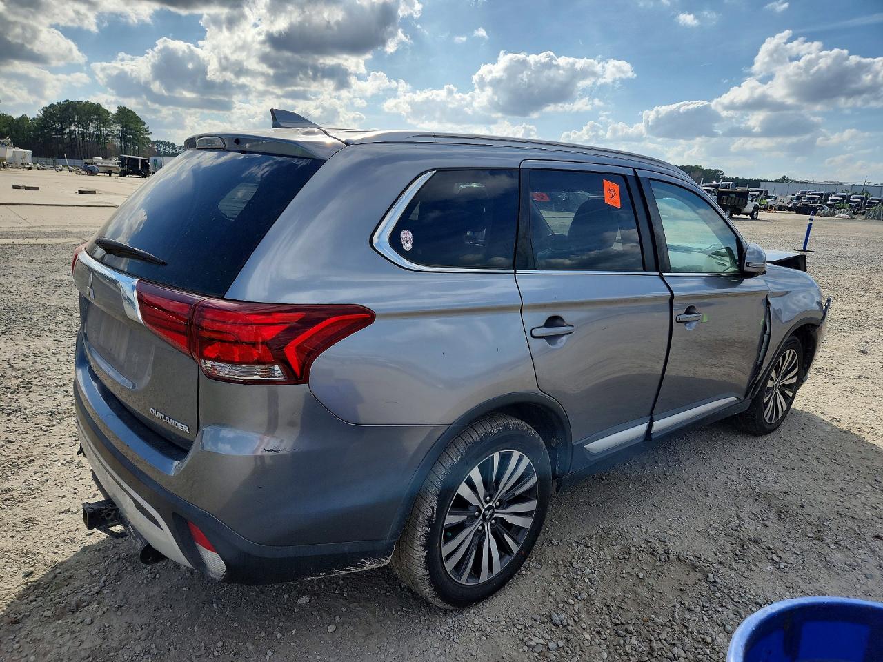 2019 MITSUBISHI OUTLANDER SE photo 3
