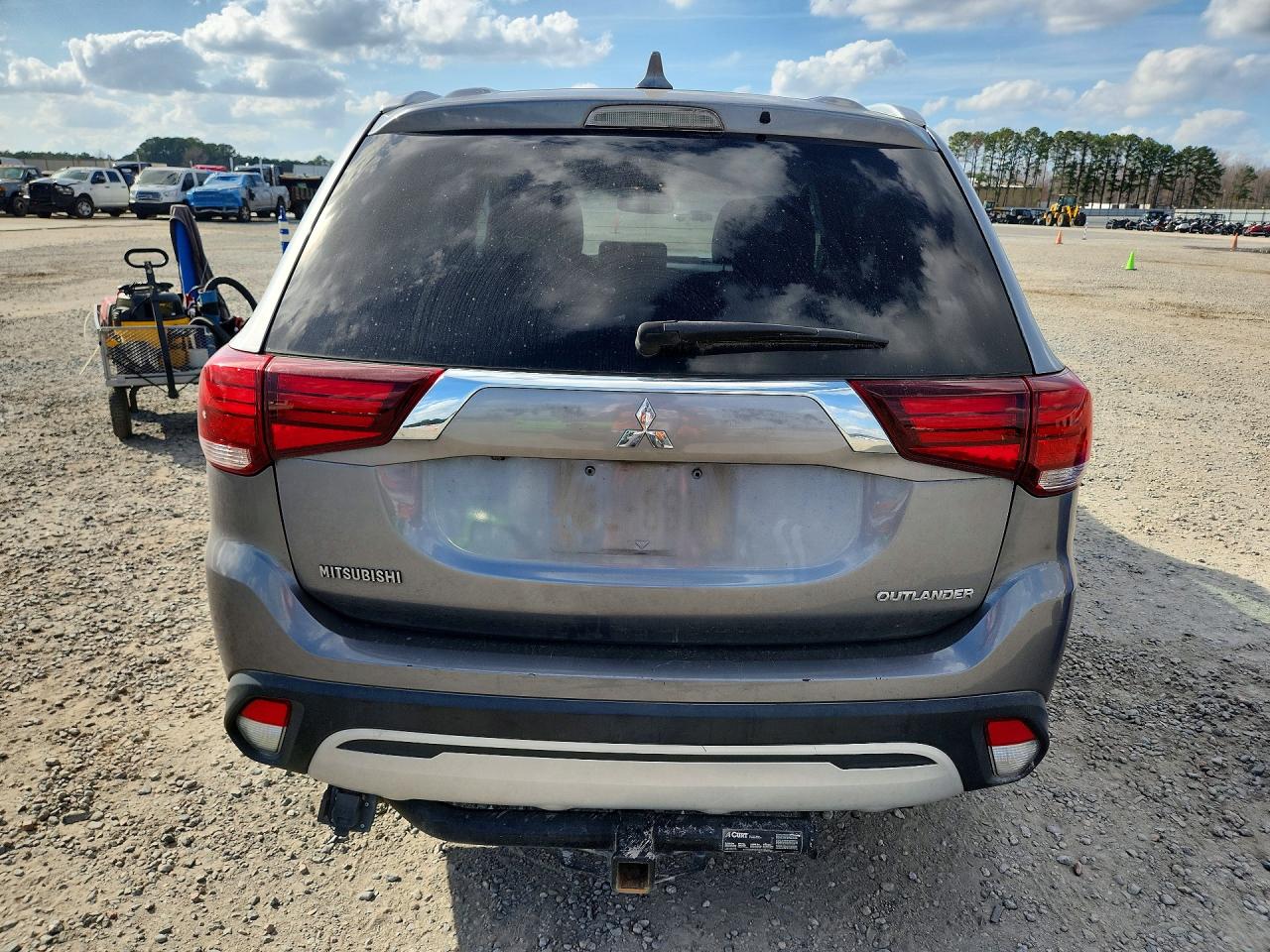2019 MITSUBISHI OUTLANDER SE photo 6