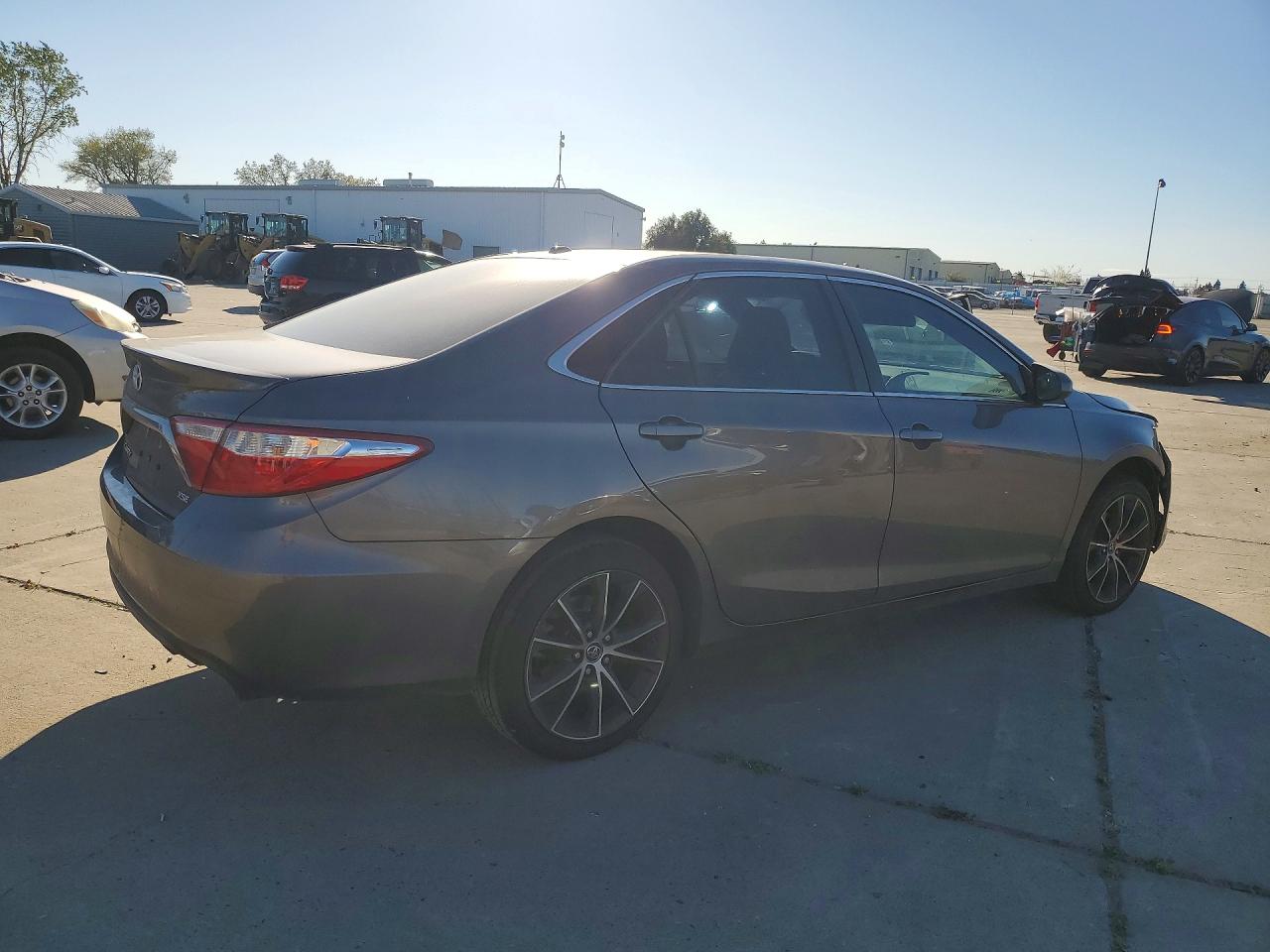 2015 TOYOTA CAMRY XSE V6 photo 3
