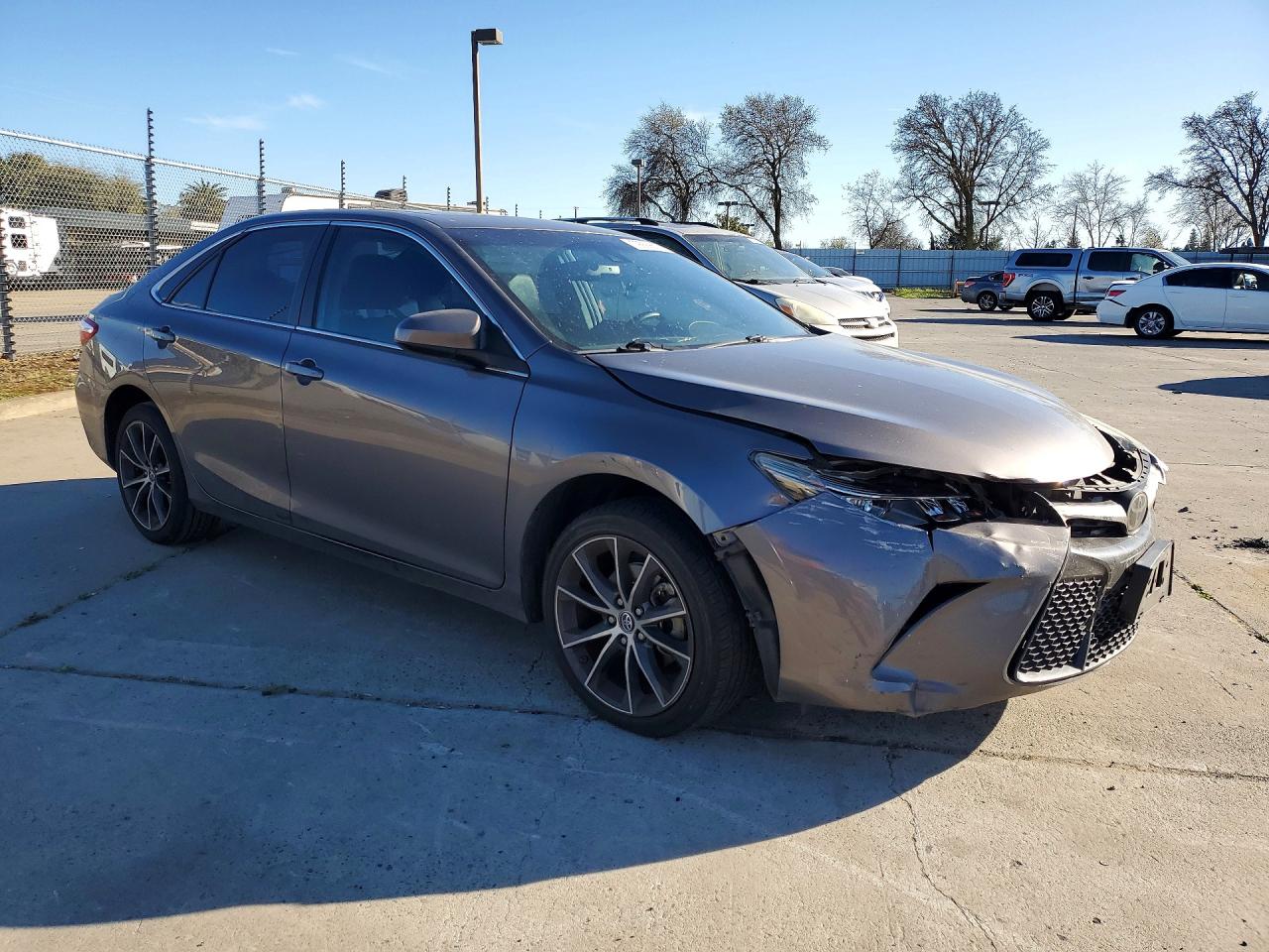 2015 TOYOTA CAMRY XSE V6 photo 4