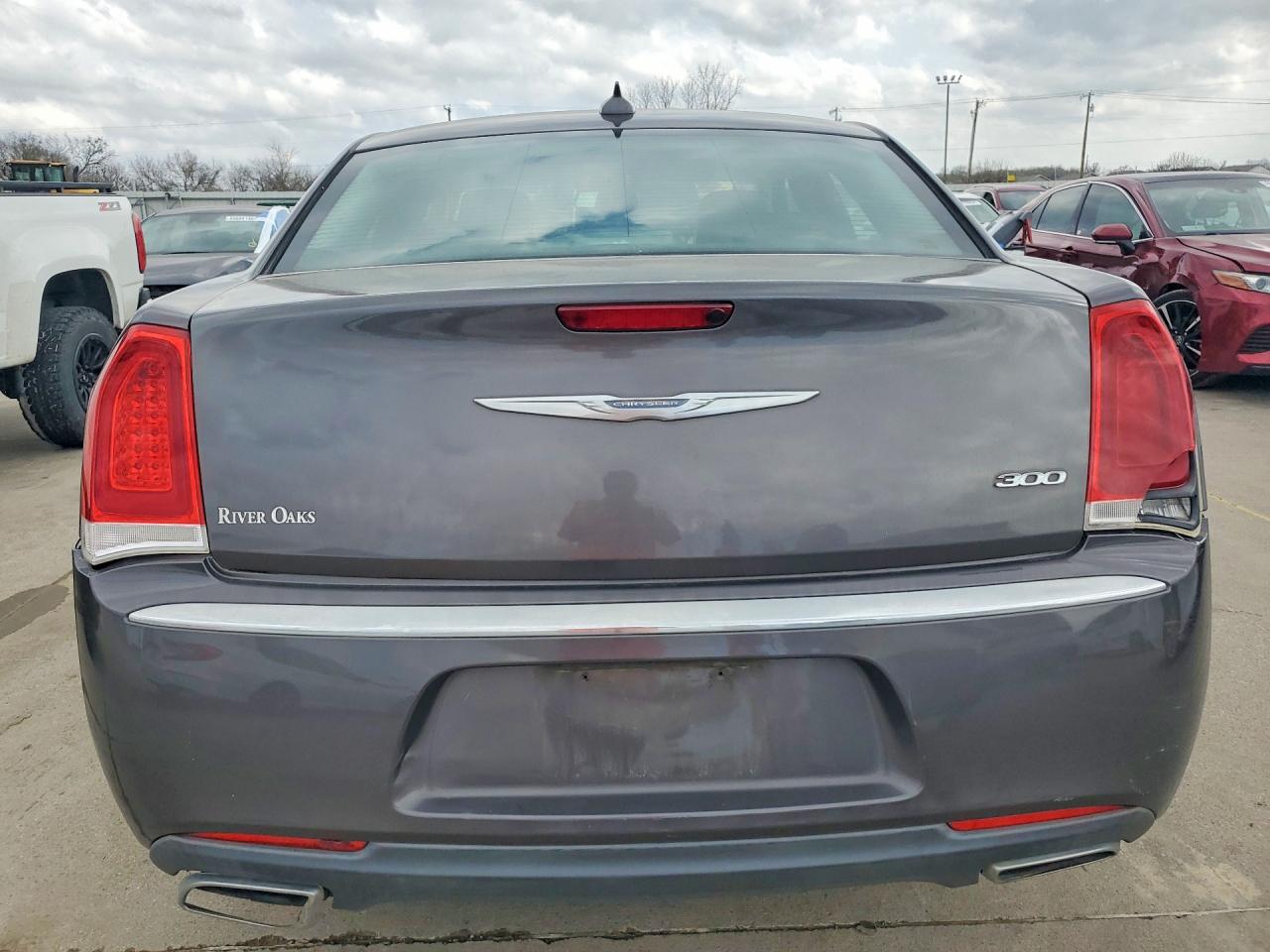 2015 CHRYSLER 300 LIMITED photo 6