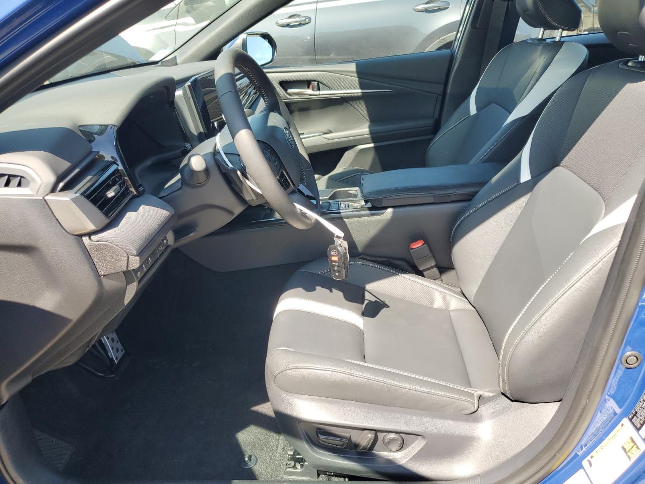 2025 TOYOTA CAMRY XSE photo 7