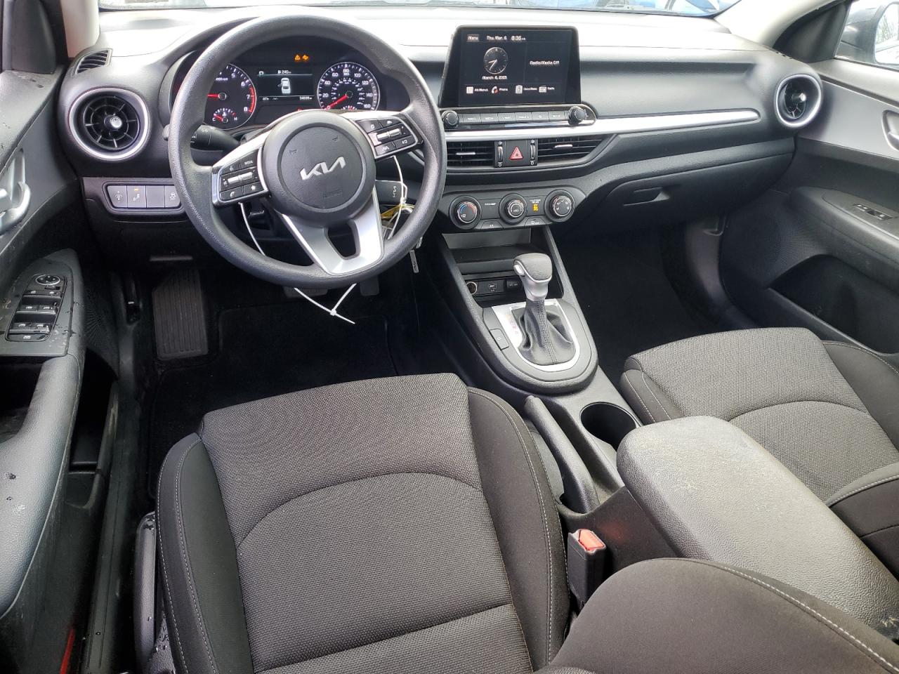 2023 KIA FORTE photo 8