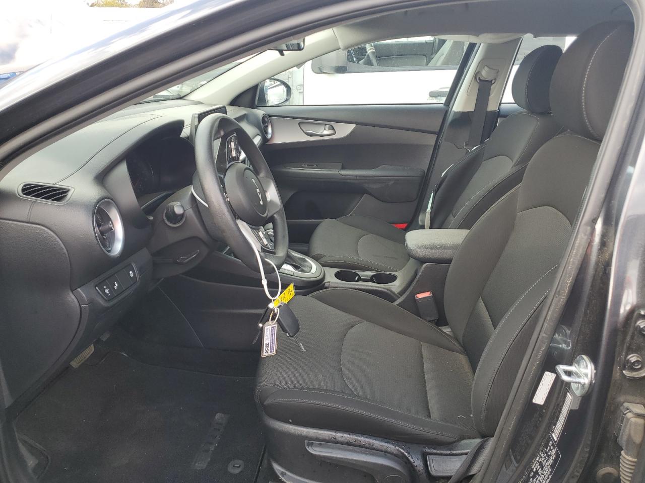 2023 KIA FORTE photo 7