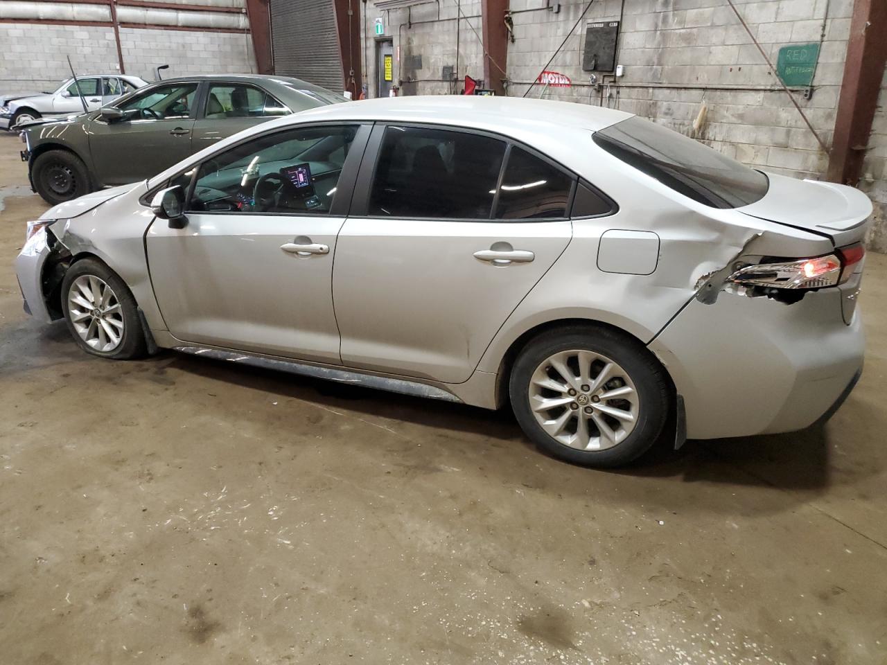 2022 TOYOTA COROLLA SE photo 3