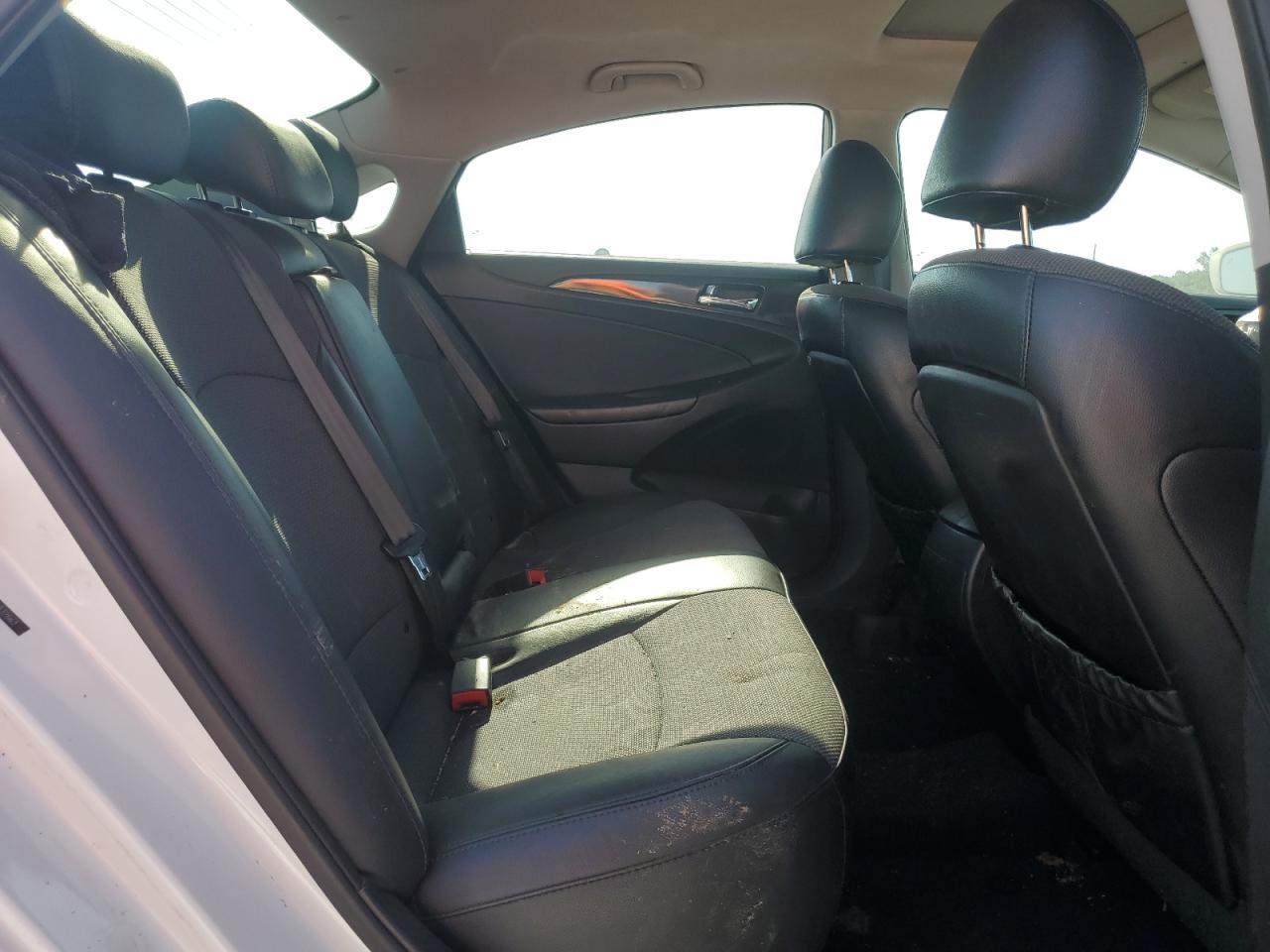2014 HYUNDAI SONATA SE photo 19