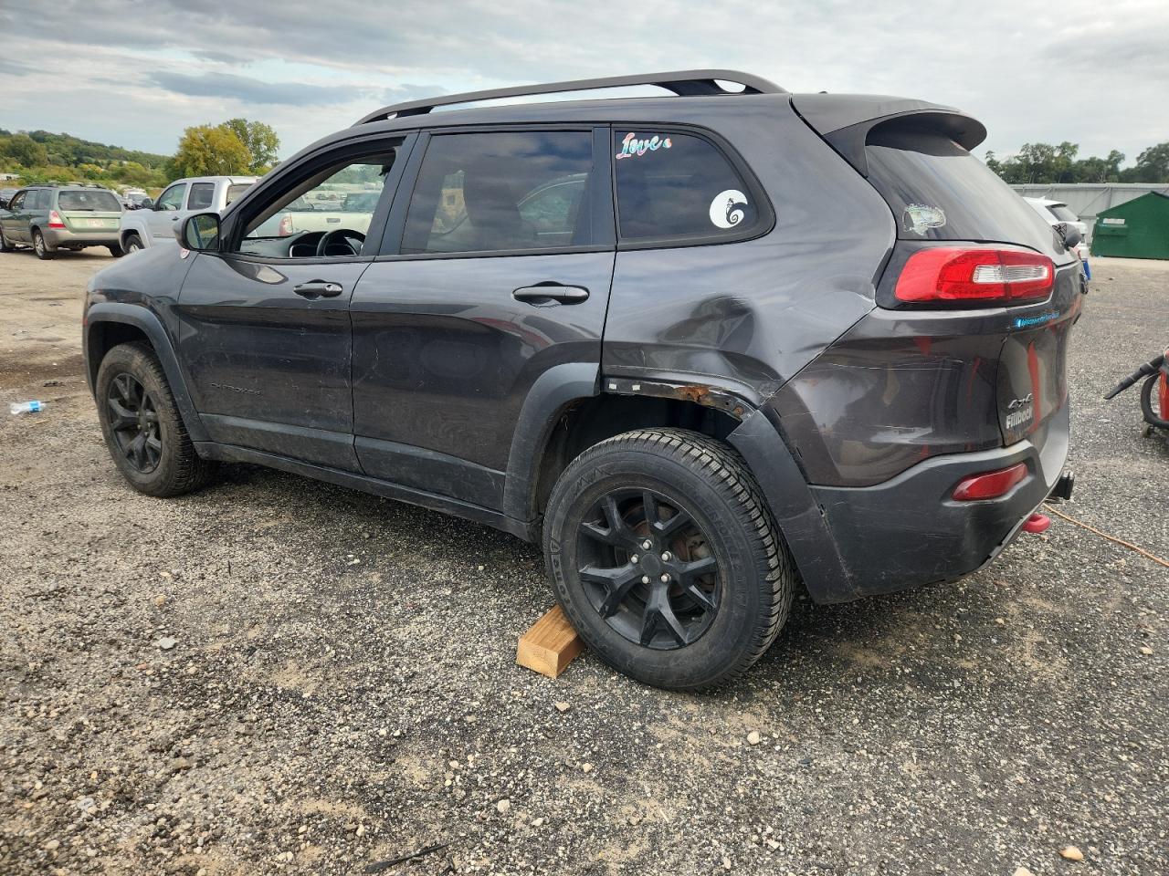 2016 JEEP CHEROKEE TRAILHAWK photo 2