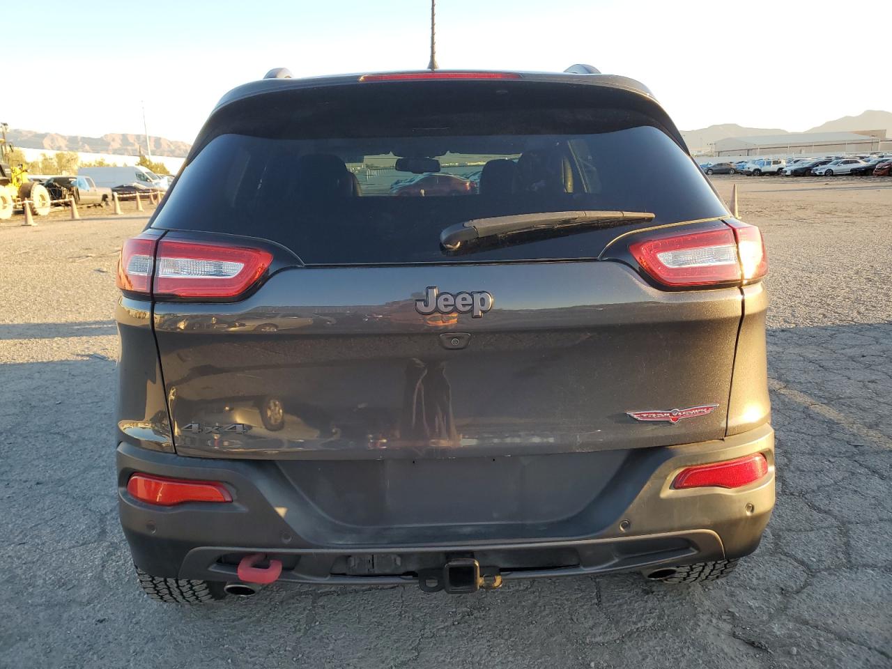 2016 JEEP CHEROKEE TRAILHAWK photo 11
