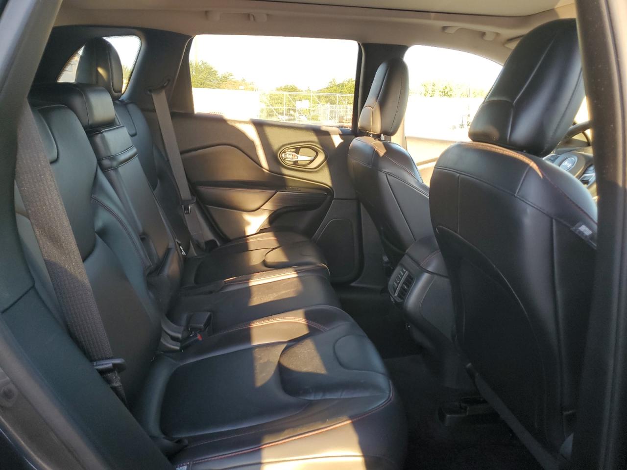 2016 JEEP CHEROKEE TRAILHAWK photo 21