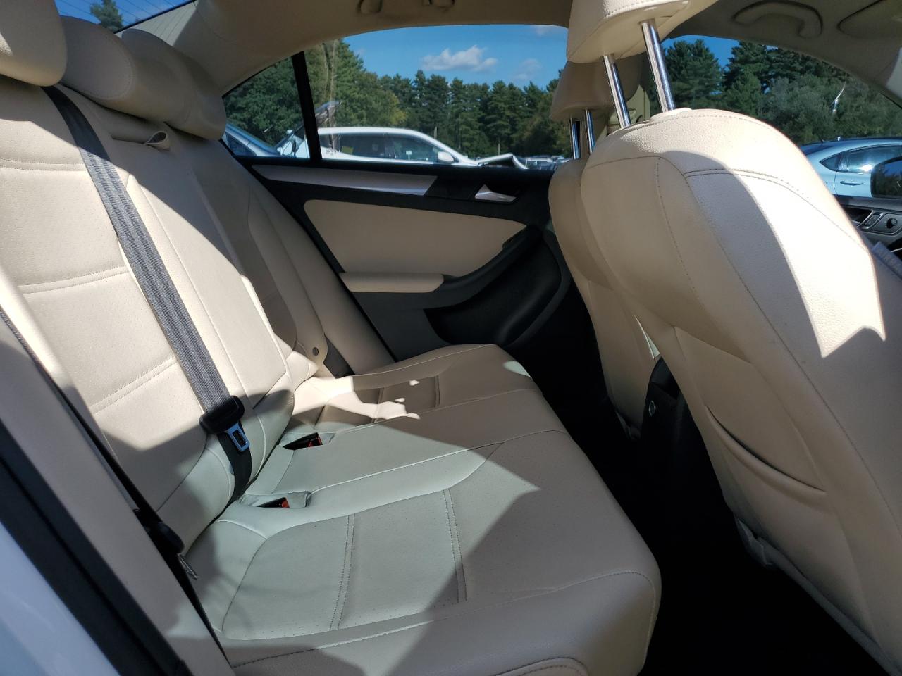 2018 VOLKSWAGEN JETTA SE photo 28