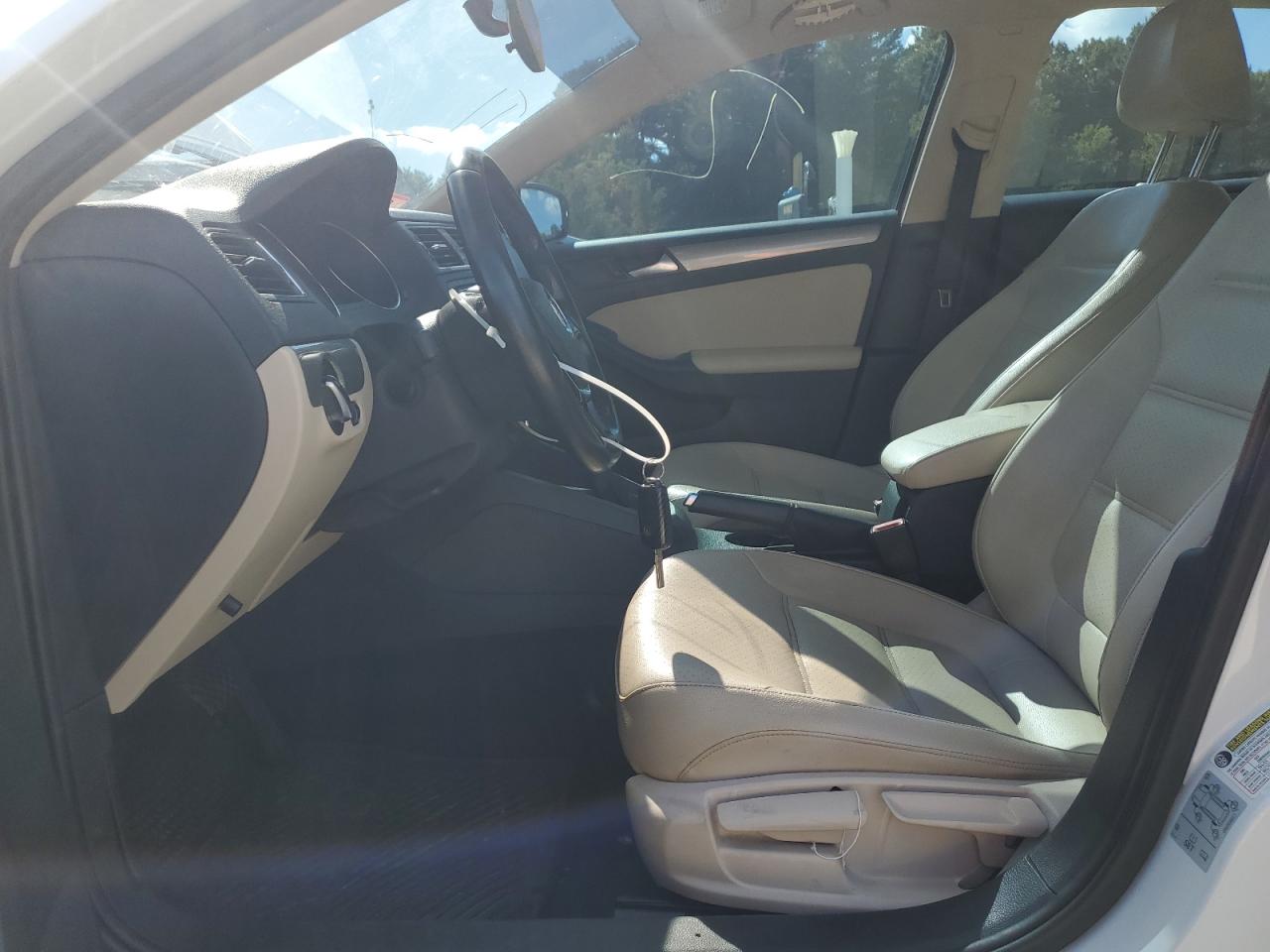 2018 VOLKSWAGEN JETTA SE photo 19