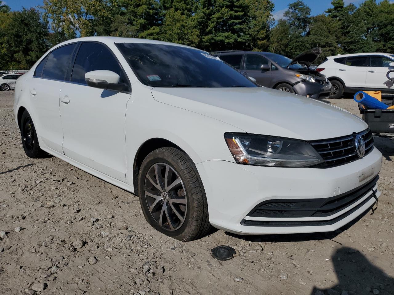 2018 VOLKSWAGEN JETTA SE photo 10