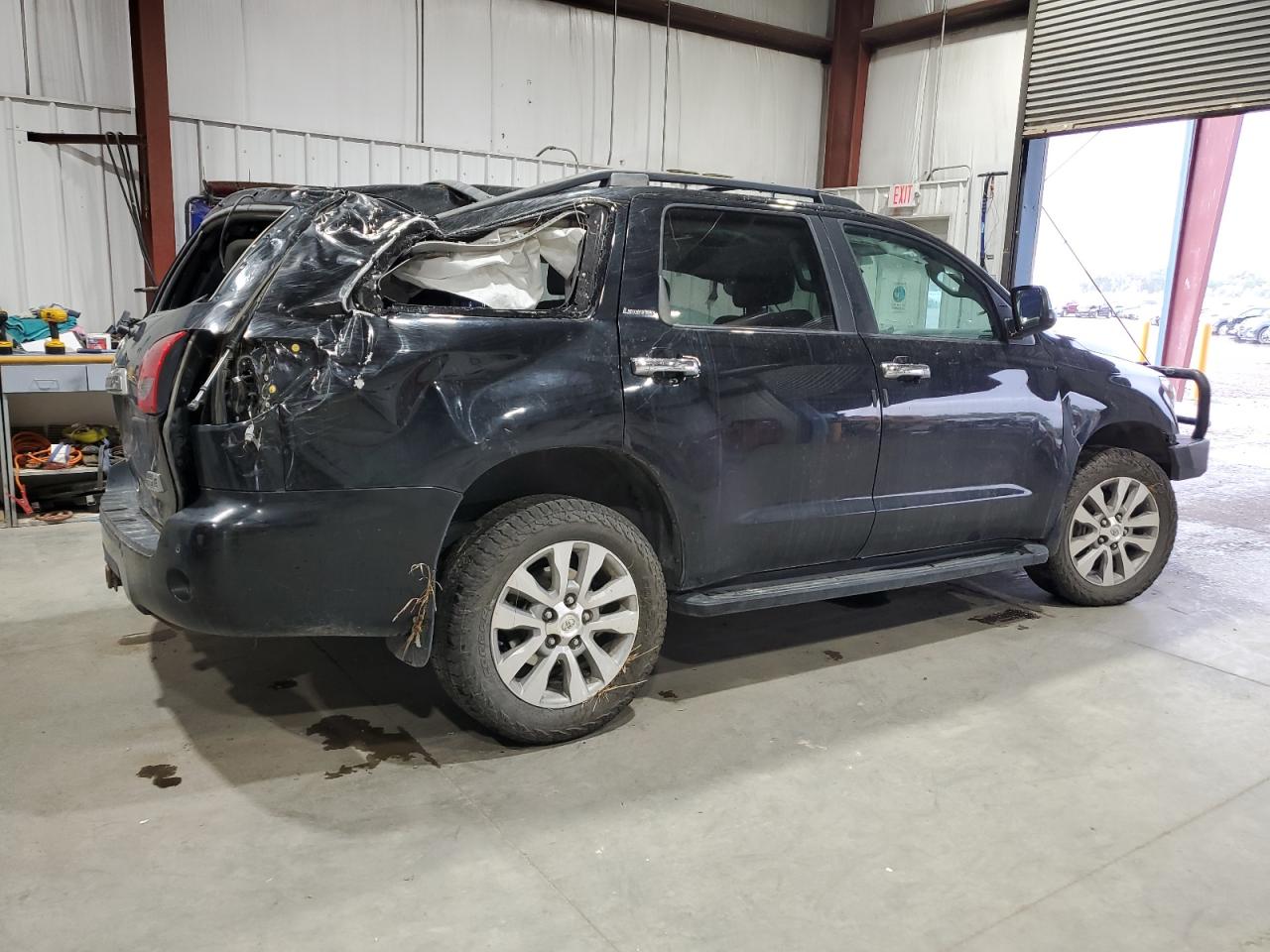 2014 TOYOTA SEQUOIA LIMITED photo 3