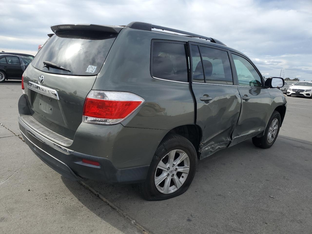 2013 TOYOTA HIGHLANDER BASE photo 3