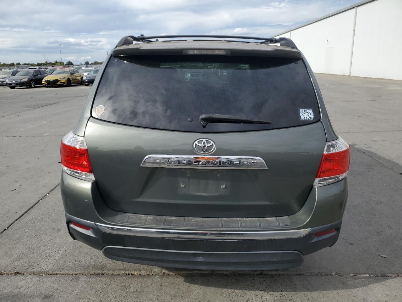 2013 TOYOTA HIGHLANDER BASE photo 6