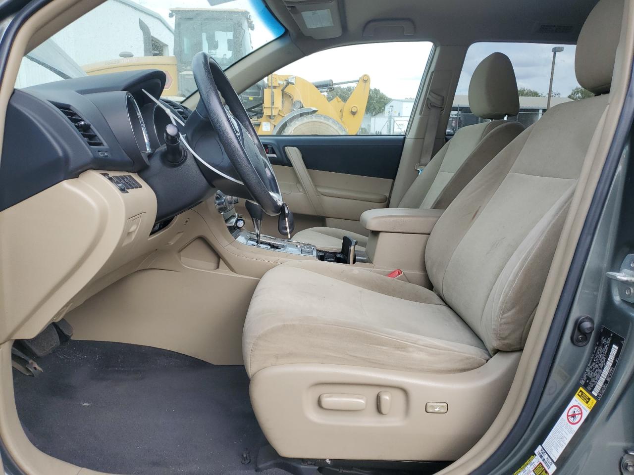 2013 TOYOTA HIGHLANDER BASE photo 7