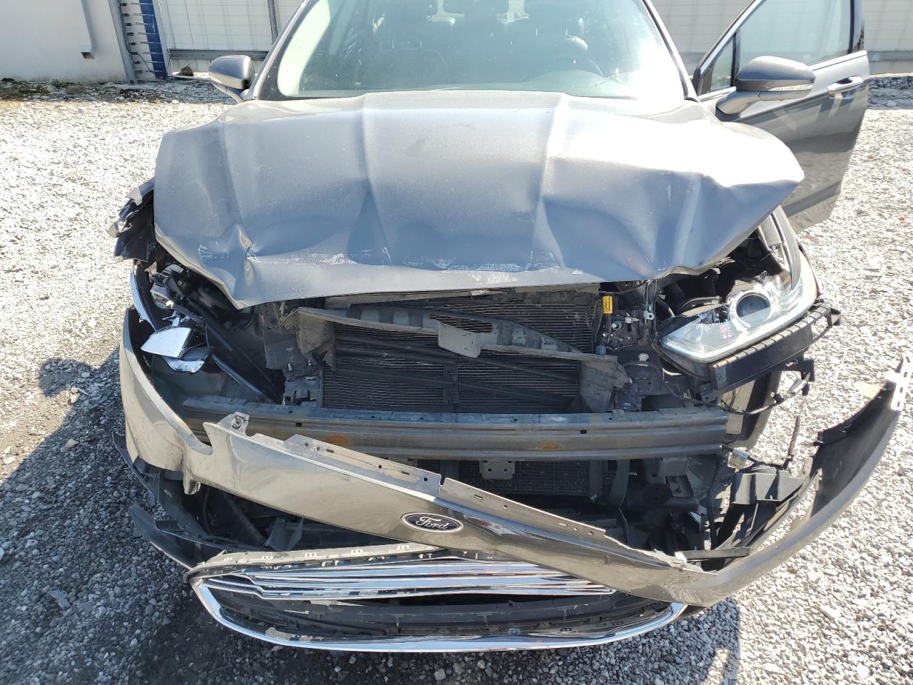 2014 FORD FUSION SE photo 31