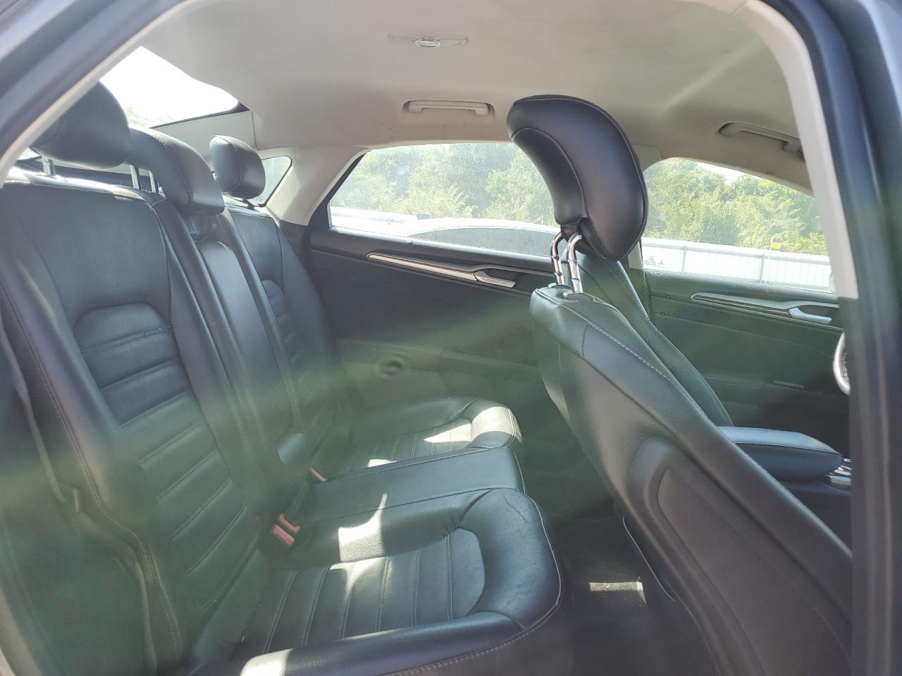 2014 FORD FUSION SE photo 28