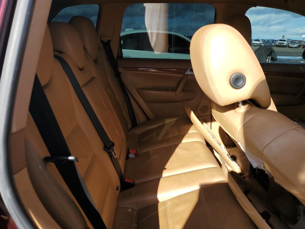 2005 PORSCHE CAYENNE photo 19