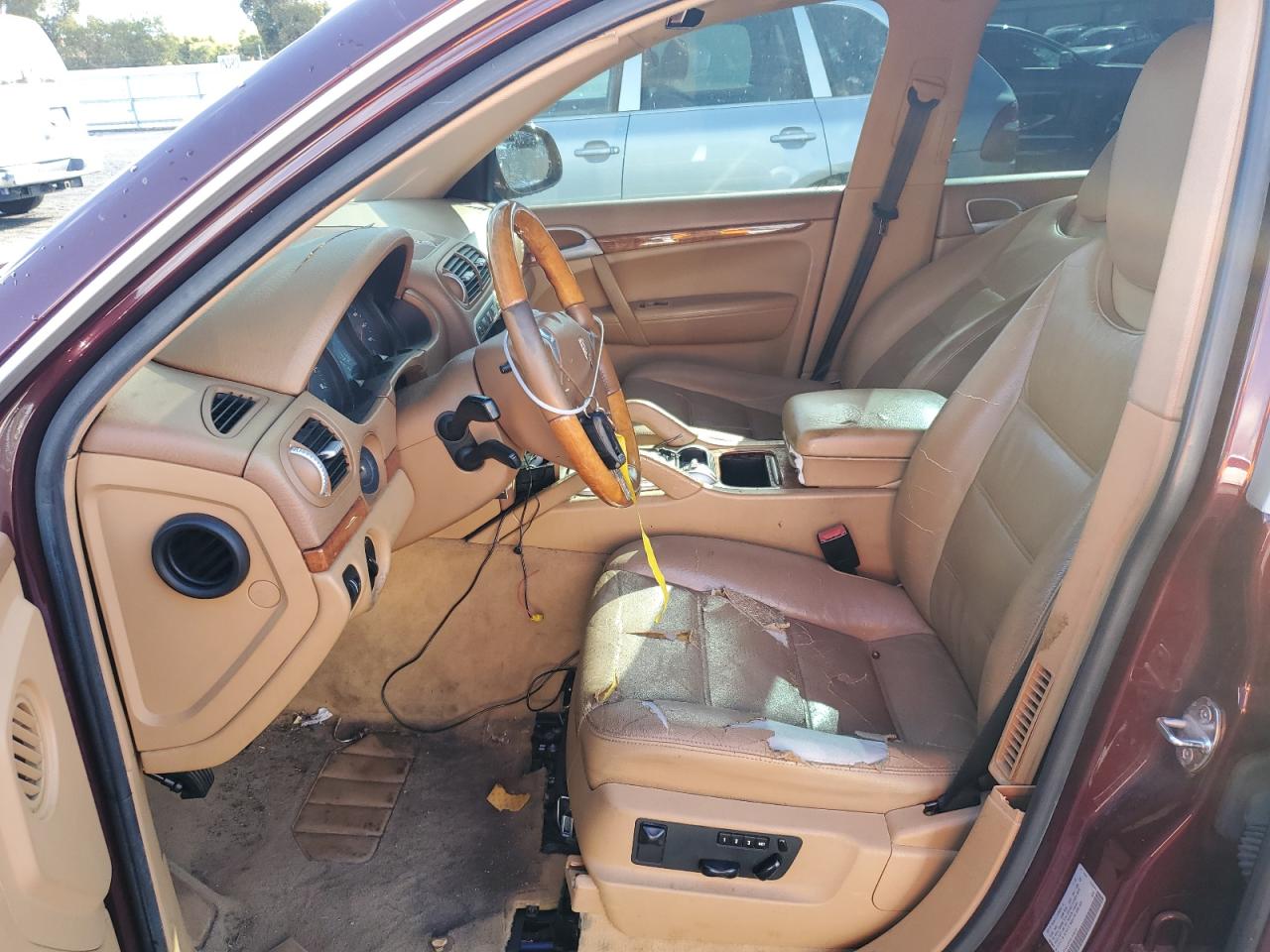 2005 PORSCHE CAYENNE photo 13