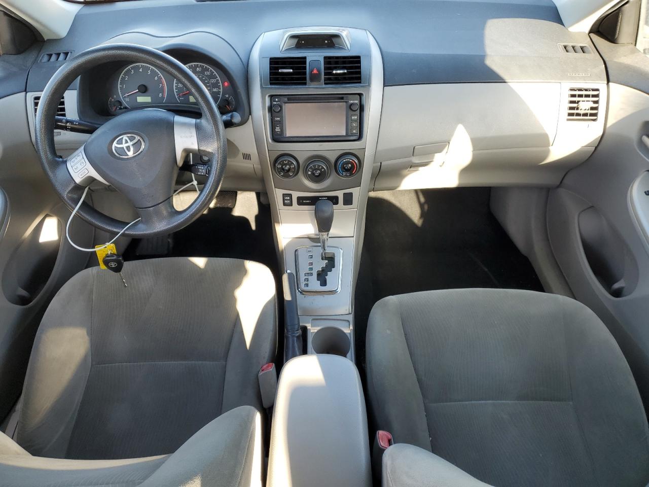 2013 TOYOTA COROLLA BASE photo 8
