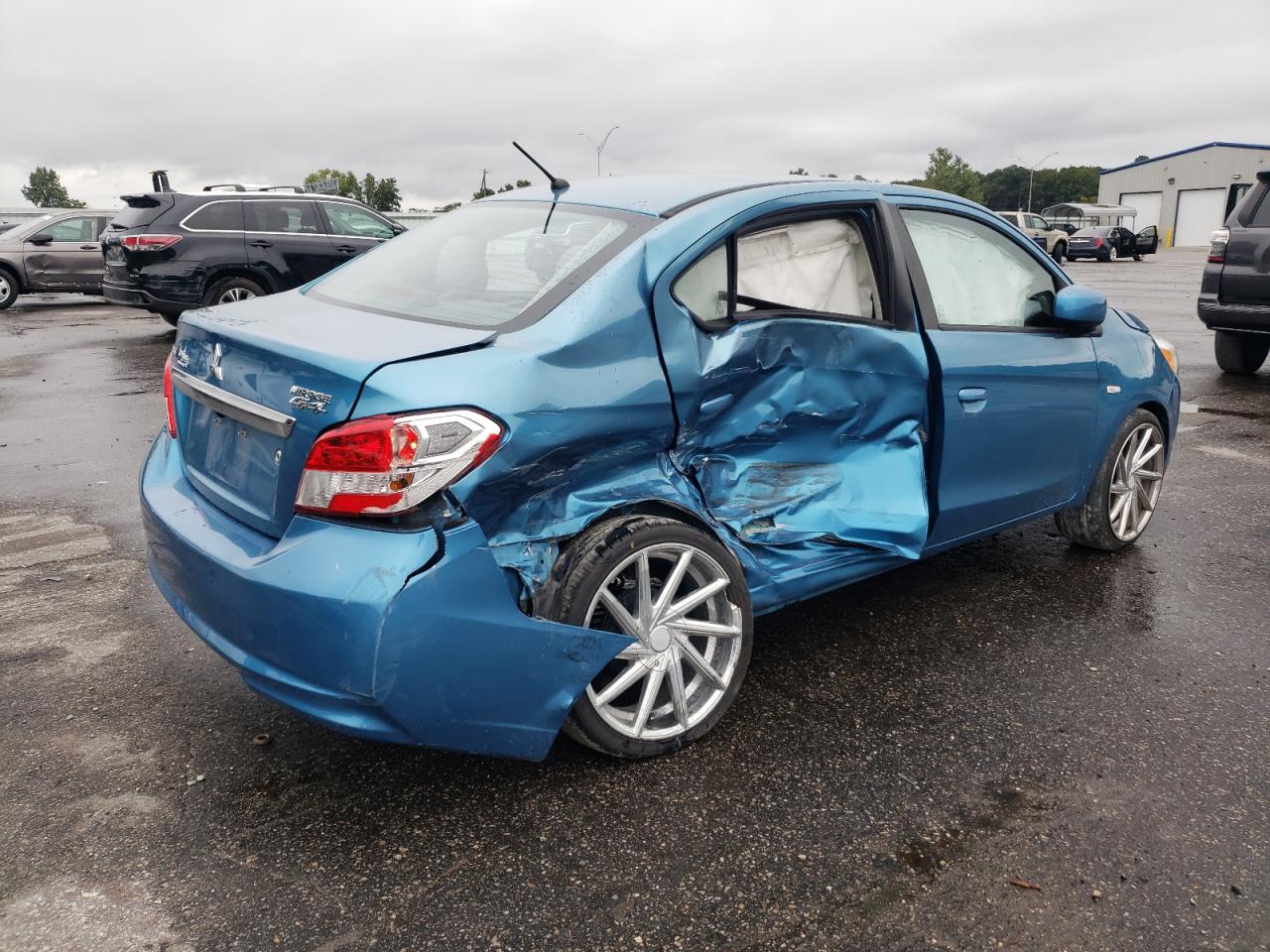 2017 MITSUBISHI MIRAGE G4 ES photo 3