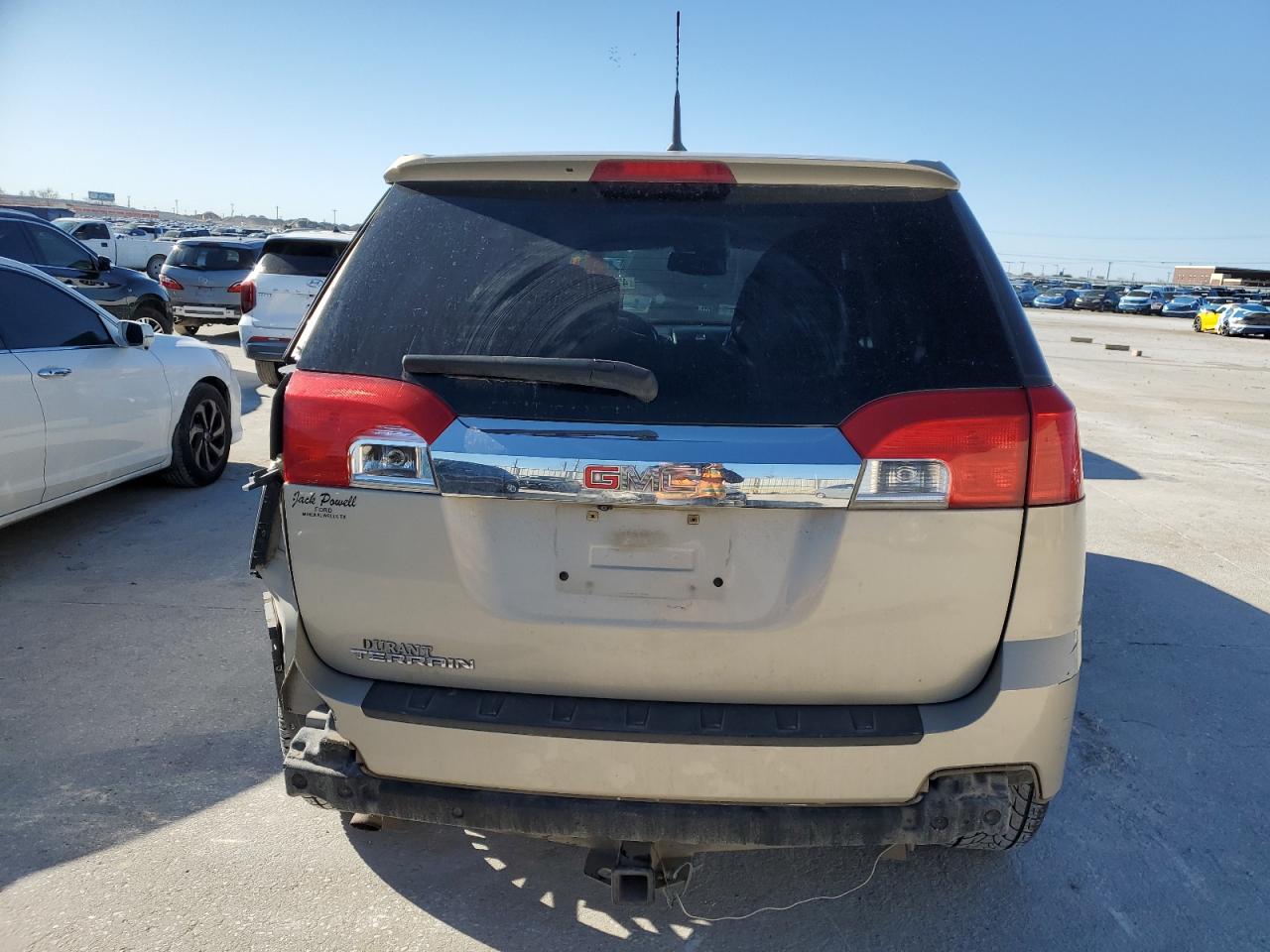 2011 GMC TERRAIN SLE photo 11