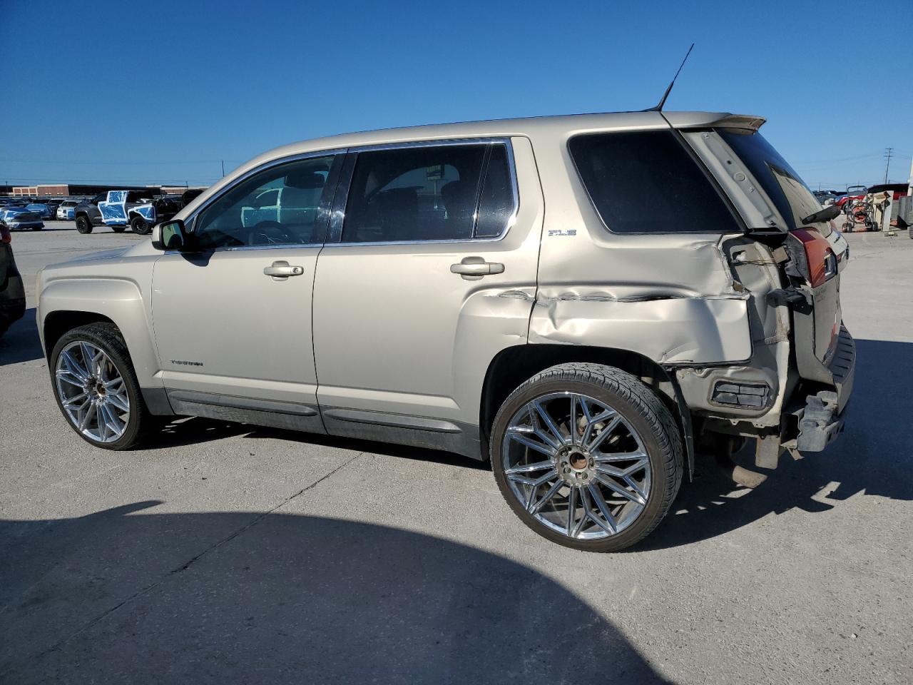 2011 GMC TERRAIN SLE photo 3