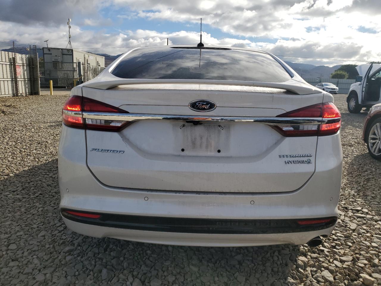 2018 FORD FUSION TITANIUM/PLATINUM HEV photo 11
