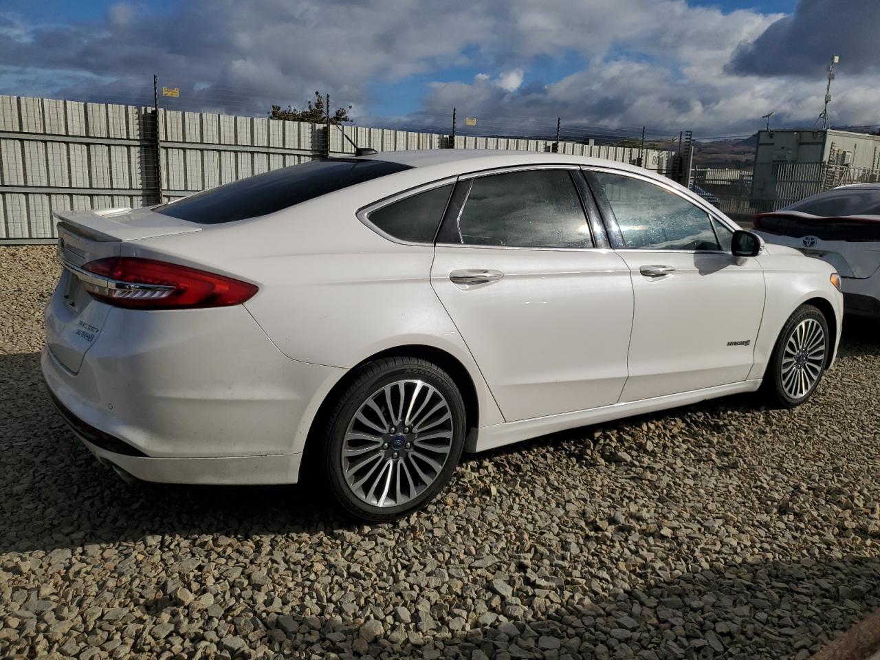 2018 FORD FUSION TITANIUM/PLATINUM HEV photo 5