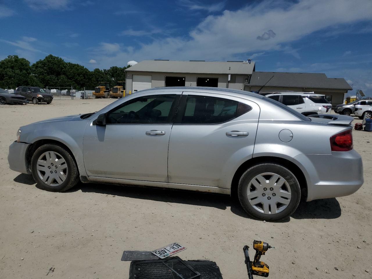 2011 DODGE AVENGER EXPRESS photo 3