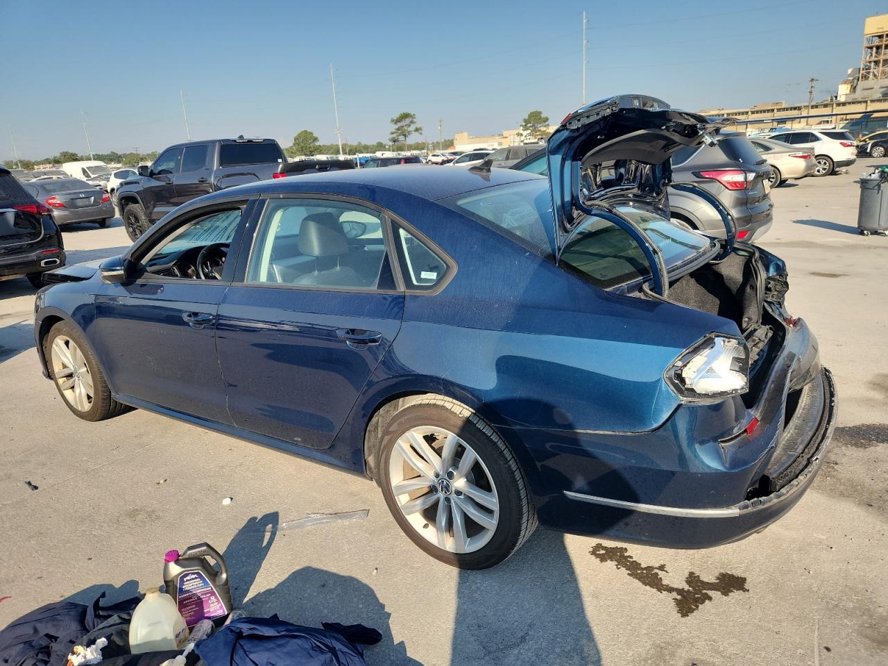 2019 VOLKSWAGEN PASSAT WOLFSBURG photo 3