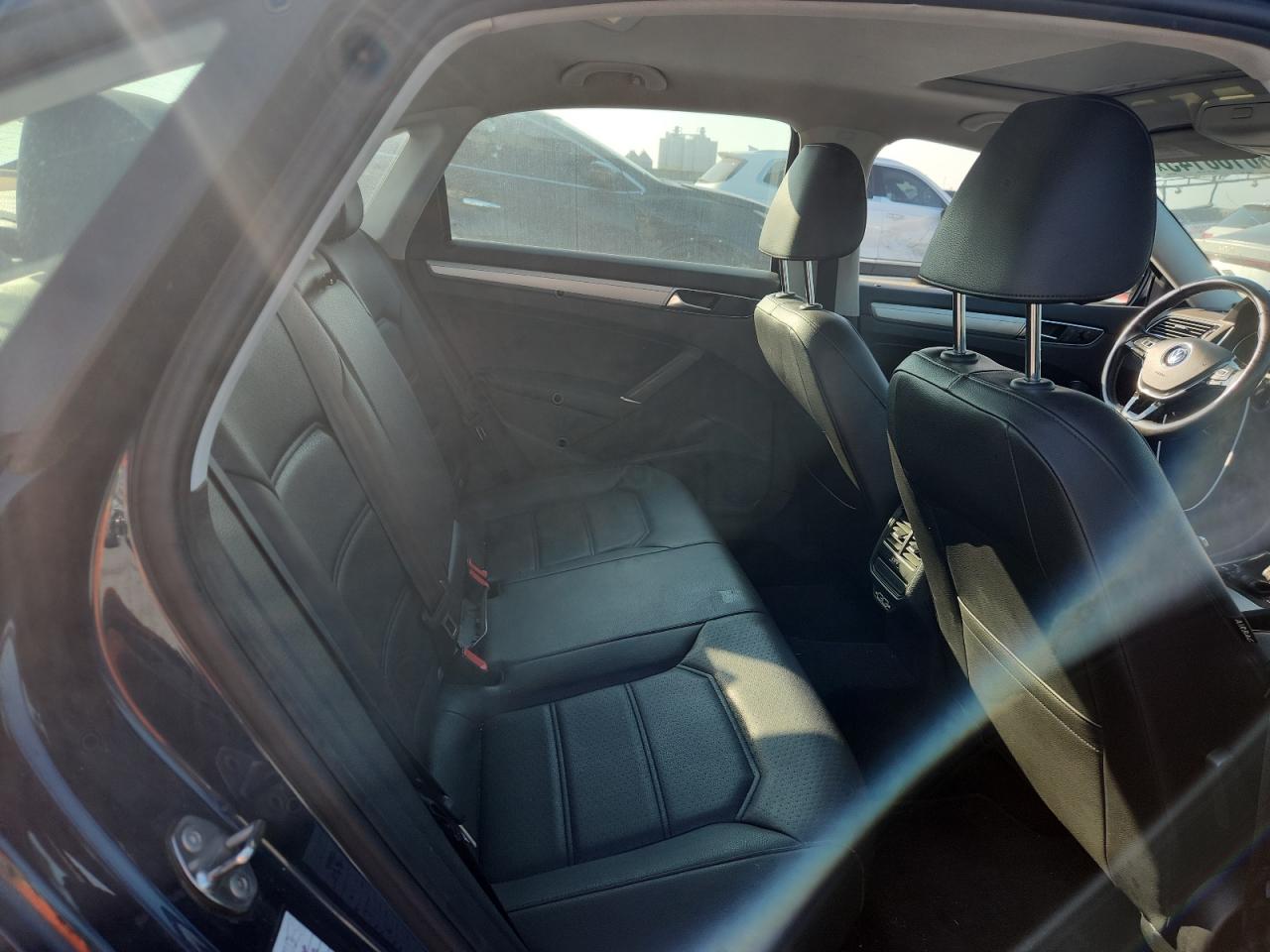 2019 VOLKSWAGEN PASSAT WOLFSBURG photo 19
