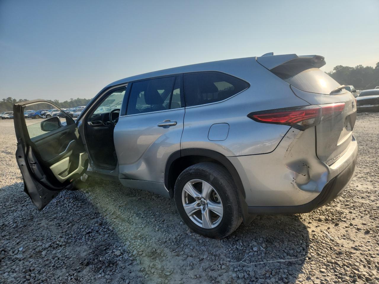 2021 TOYOTA HIGHLANDER L photo 3