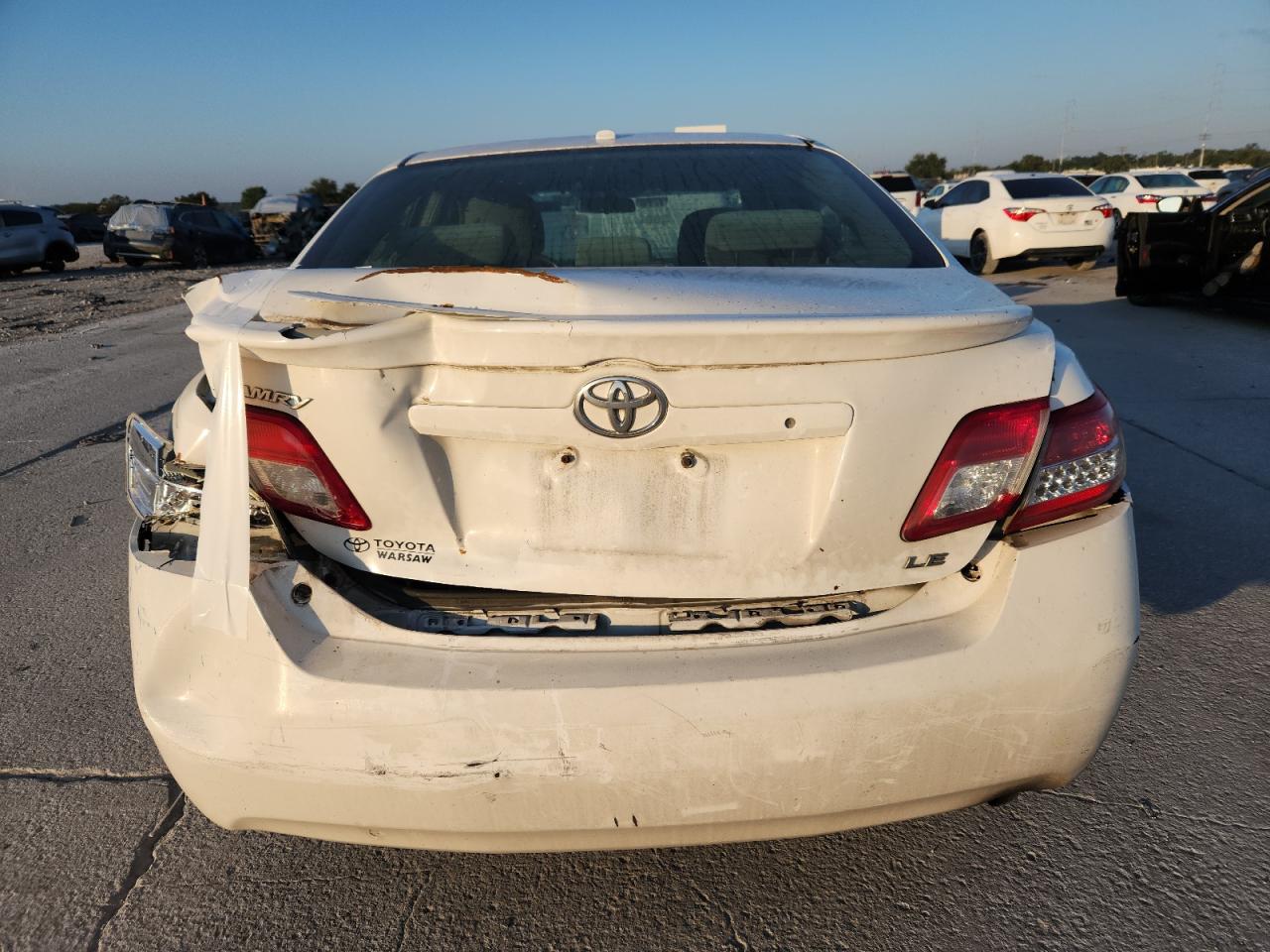 2010 TOYOTA CAMRY BASE photo 16