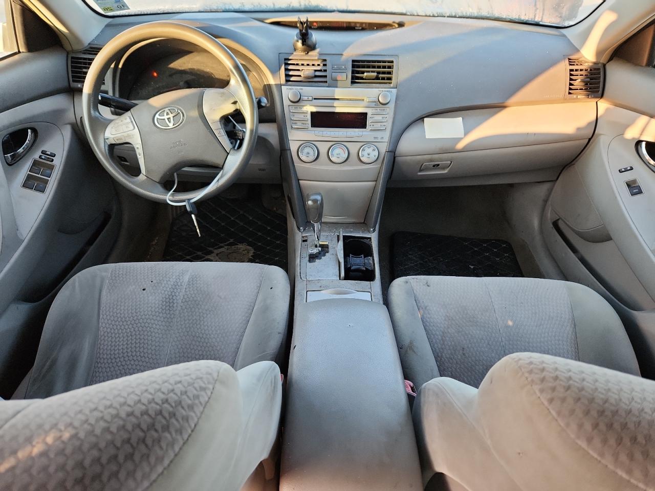 2010 TOYOTA CAMRY BASE photo 22