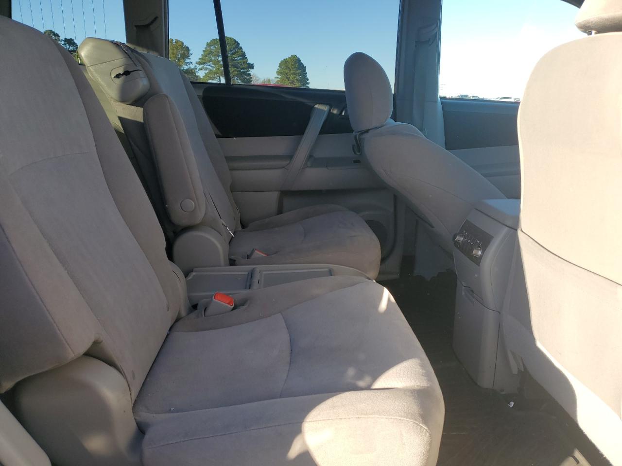 2013 TOYOTA HIGHLANDER BASE photo 11