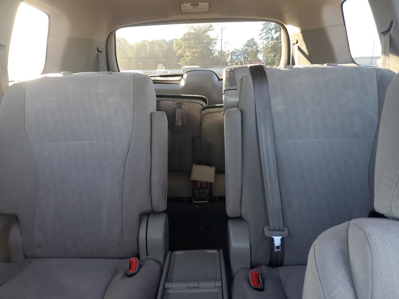 2013 TOYOTA HIGHLANDER BASE photo 10