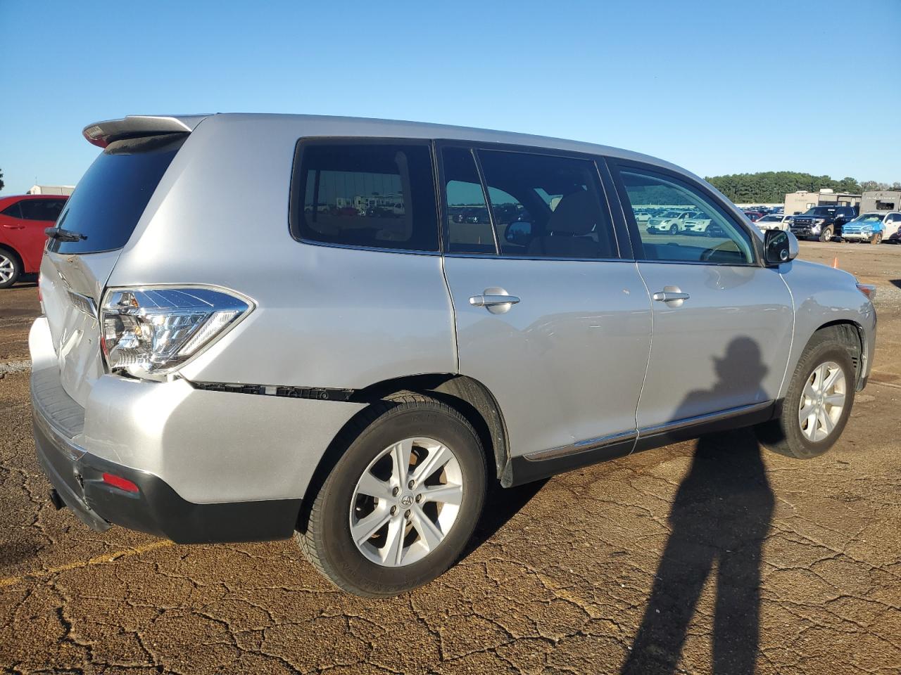 2013 TOYOTA HIGHLANDER BASE photo 3