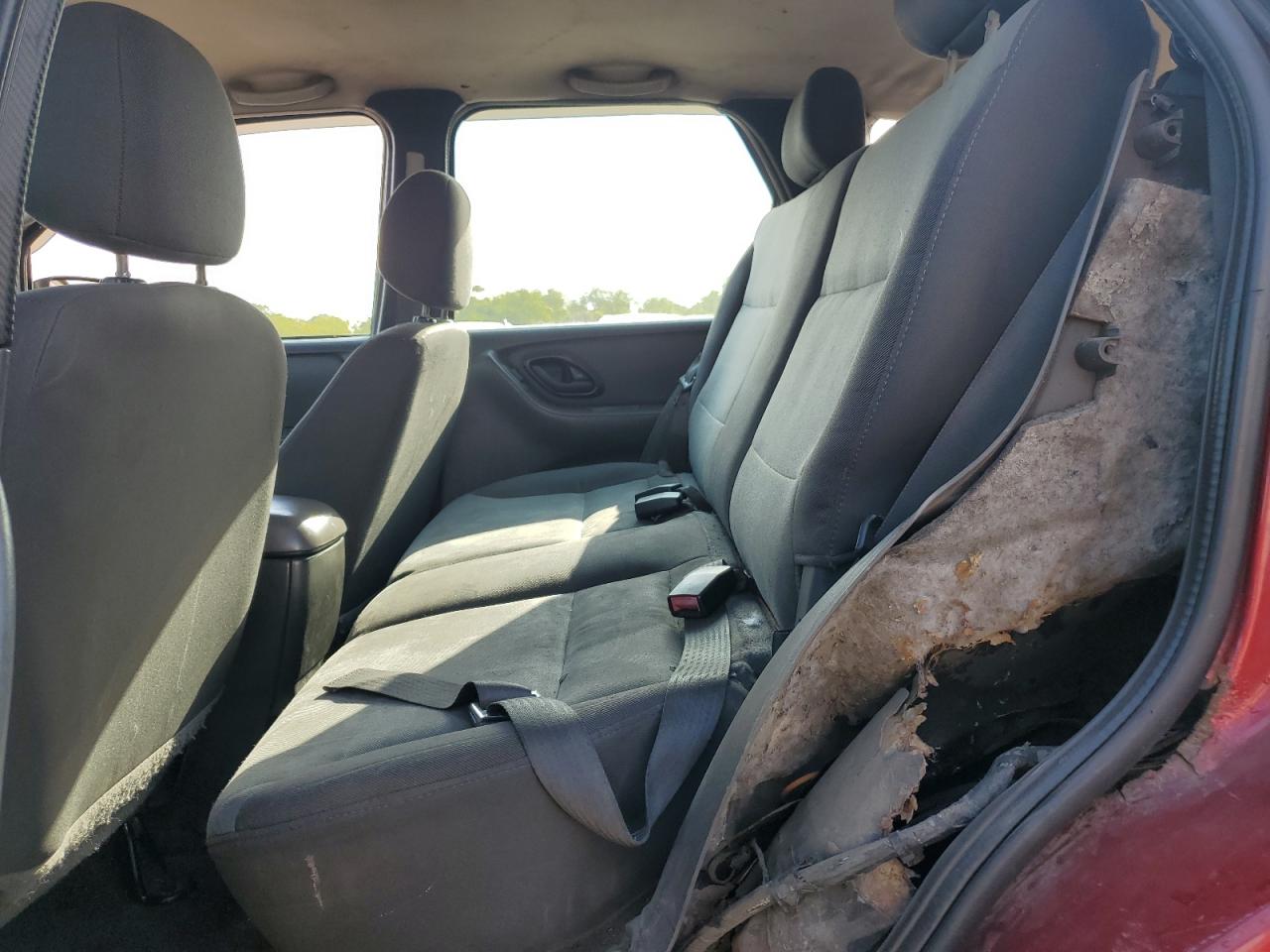 2004 FORD ESCAPE XLS photo 21