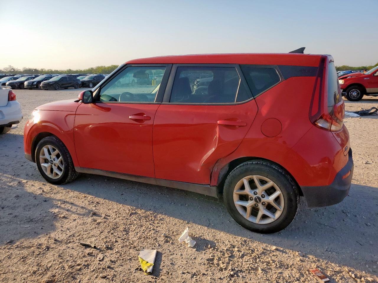 2022 KIA SOUL LX photo 3