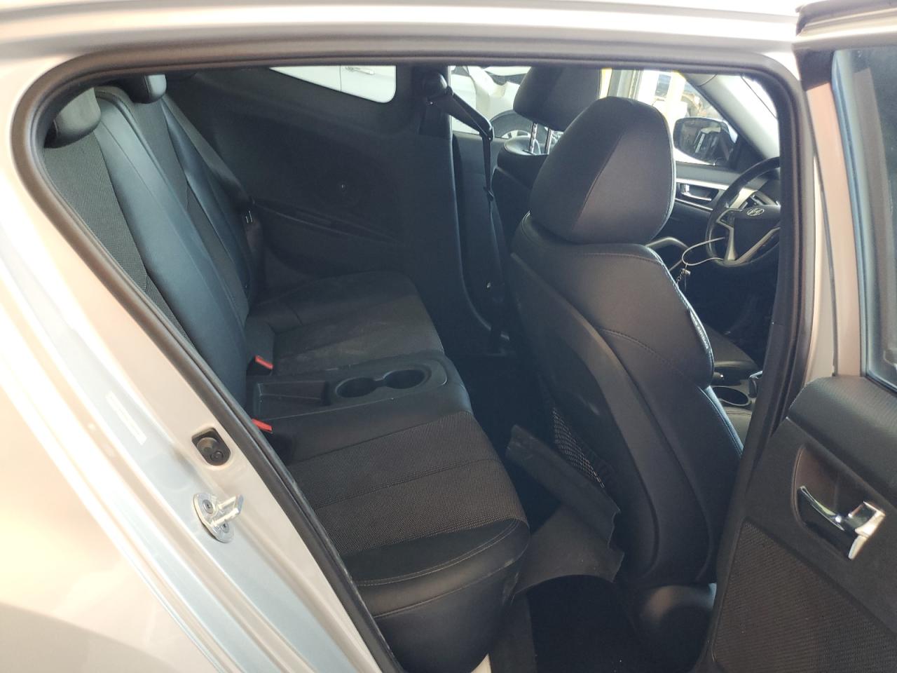 2013 HYUNDAI VELOSTER photo 10