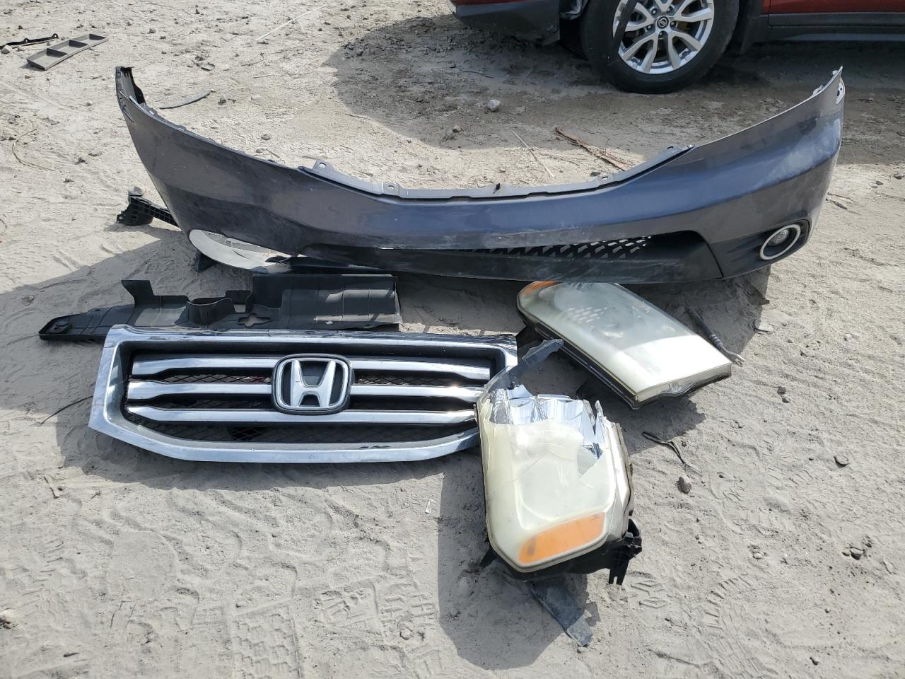 2015 HONDA PILOT SE photo 13