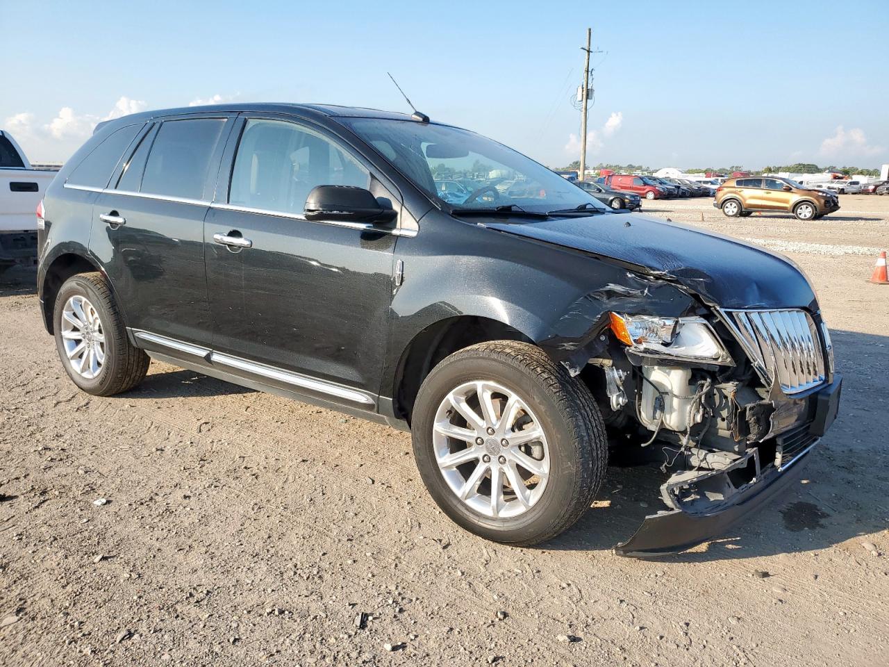 2013 LINCOLN TOWNHOUSE MKX photo 4