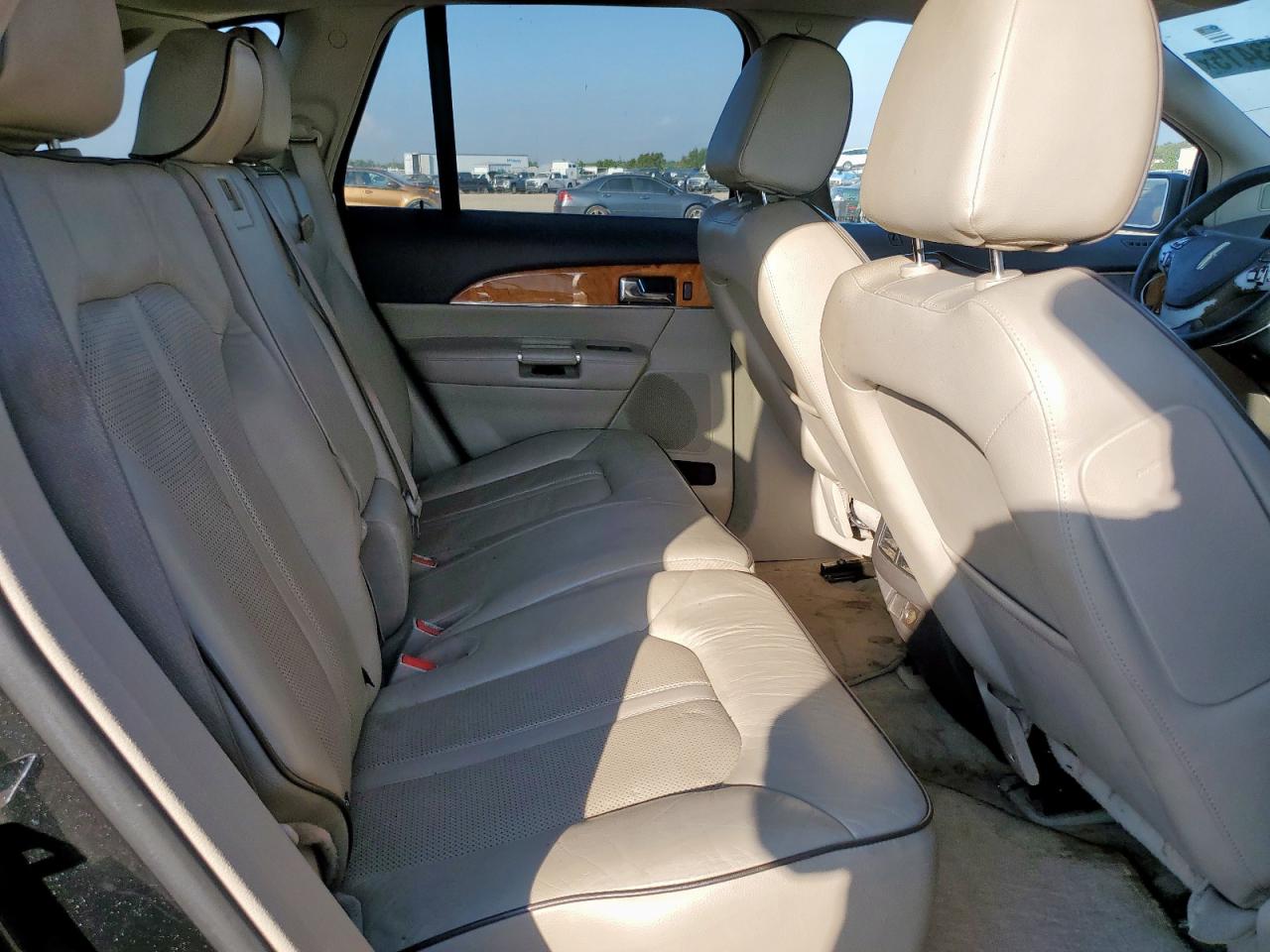 2013 LINCOLN TOWNHOUSE MKX photo 10