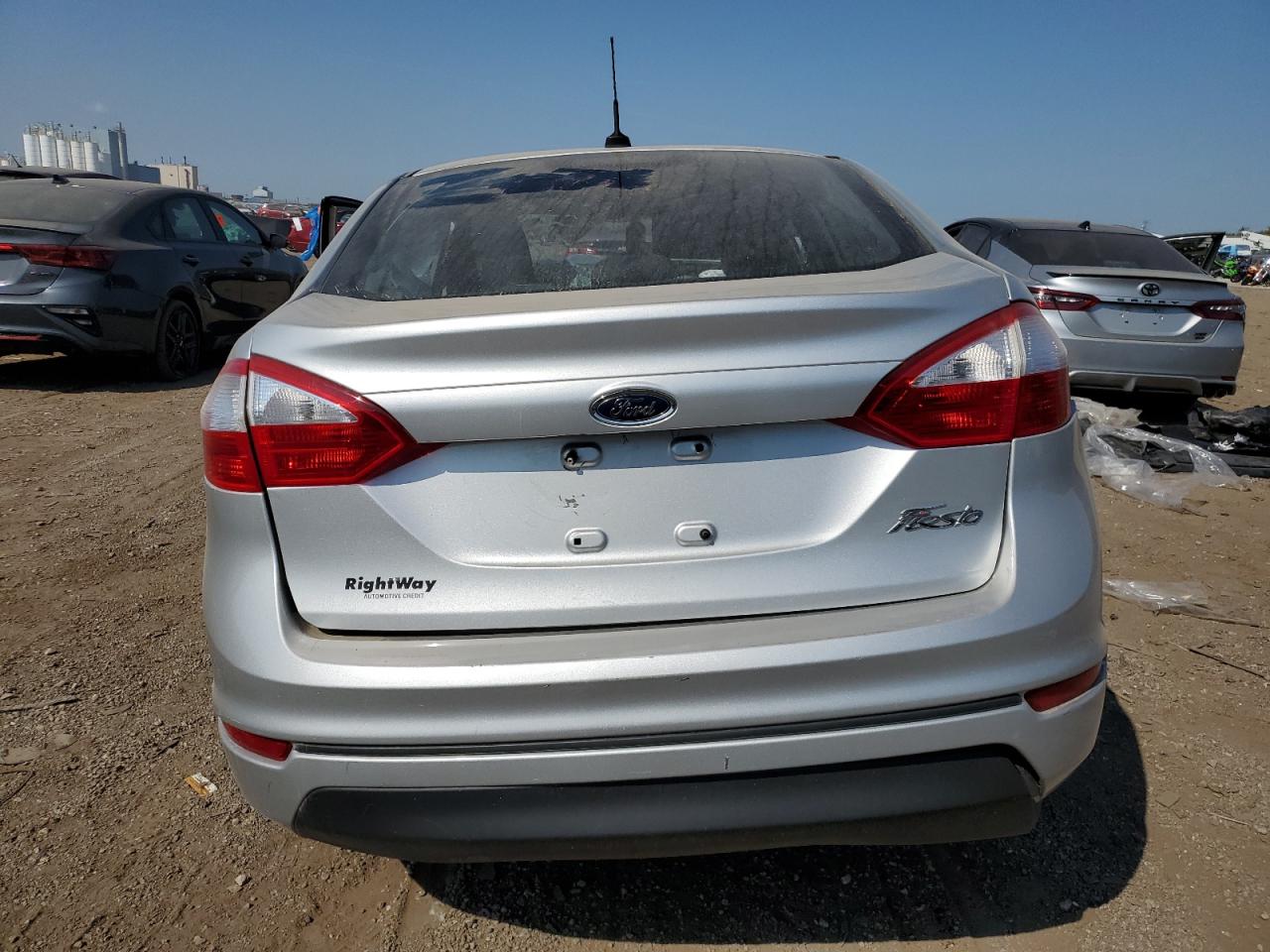 2016 FORD FIESTA S photo 11