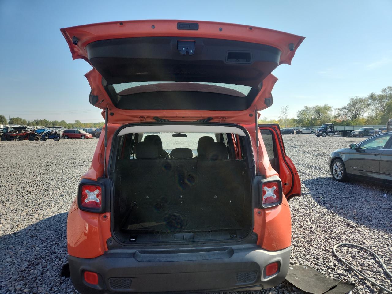 2017 JEEP RENEGADE SPORT photo 16